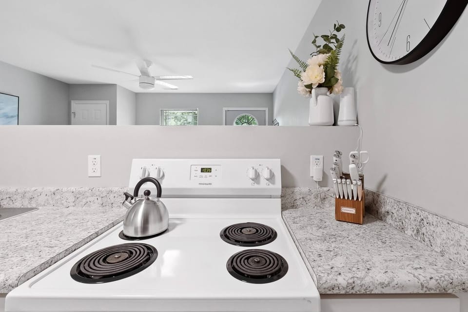 There is a reliable four burner electric coil stove found in the kitchen and a variety of kitchen knives, perfect for anyone who will be preparing a beautiful breakfast, lunch, or dinner!