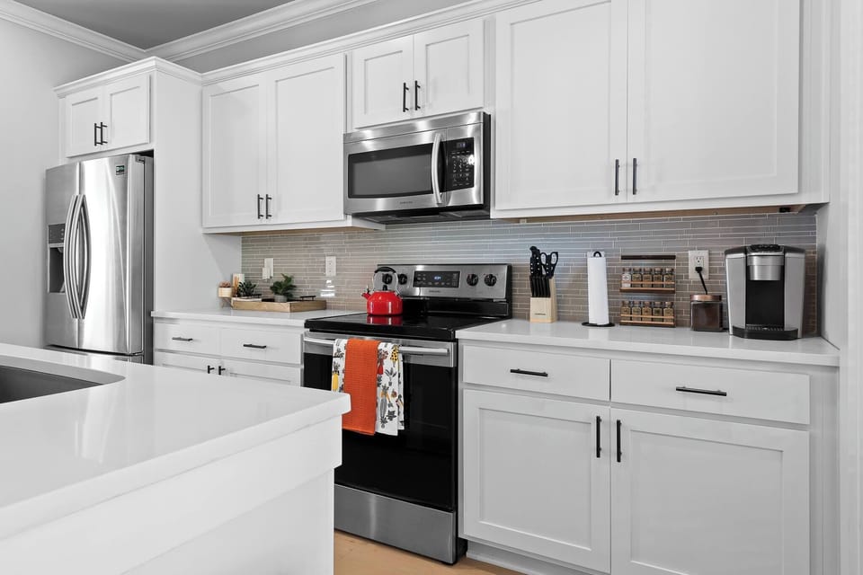 Waking up to an organized kitchen will surely motivate you to make those lovely breakfast for you and your love ones!