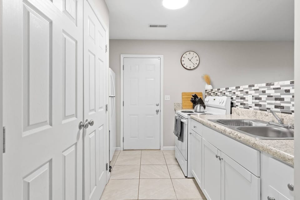 There is a reliable four burner electric coil stove found in the kitchen and a variety of kitchen knives, perfect for anyone who will be preparing a beautiful breakfast, lunch, or dinner!
