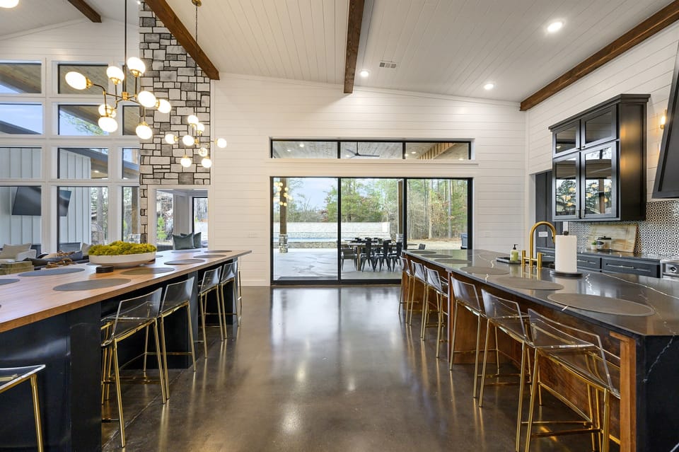 Kitchen Island with seating for 6
