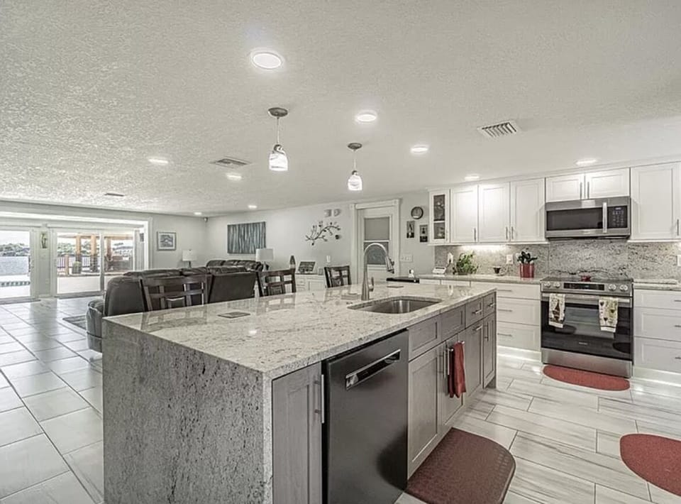 Completely refurbished kitchen and all new appliances
