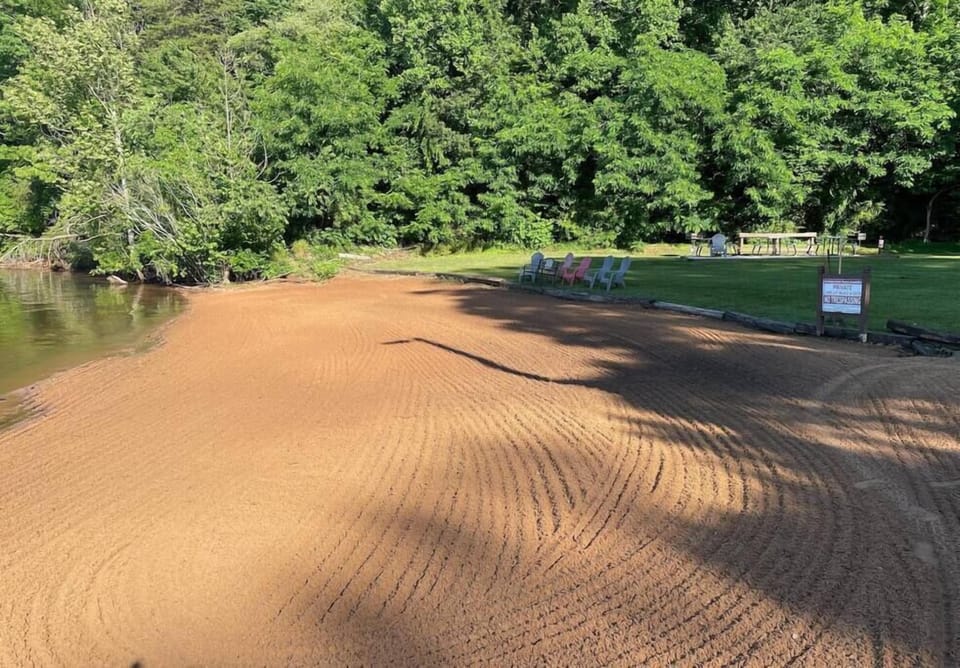 Freshly Manicured Shared HOA Beach