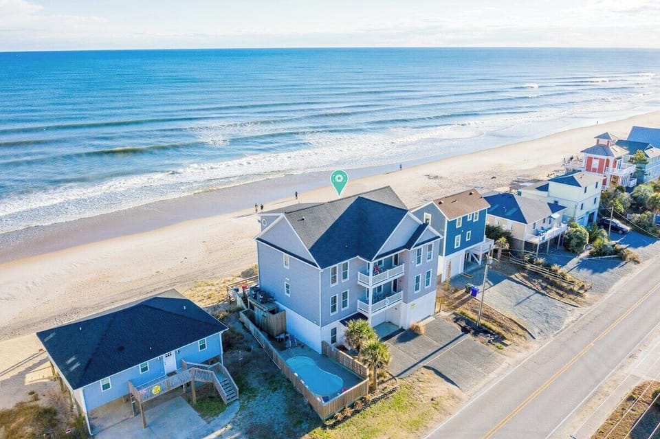 Large Oceanfront Home with Private pool