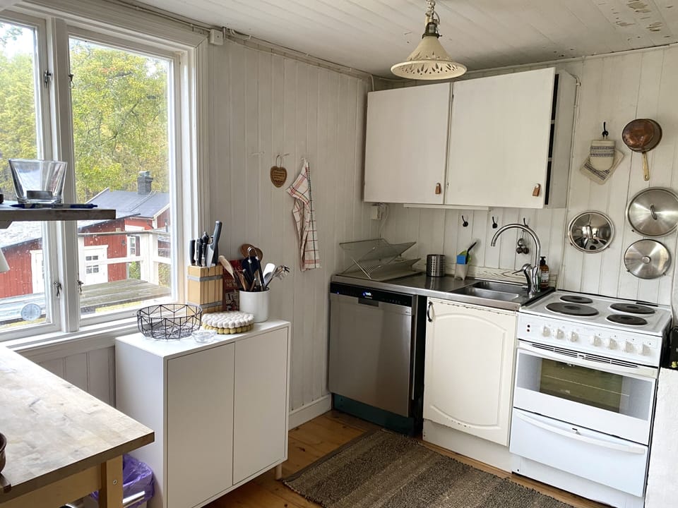 full kitchen with new dishwasher