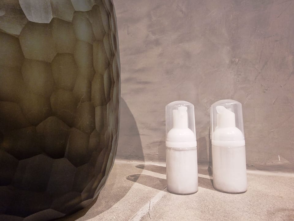 Bathroom amenities