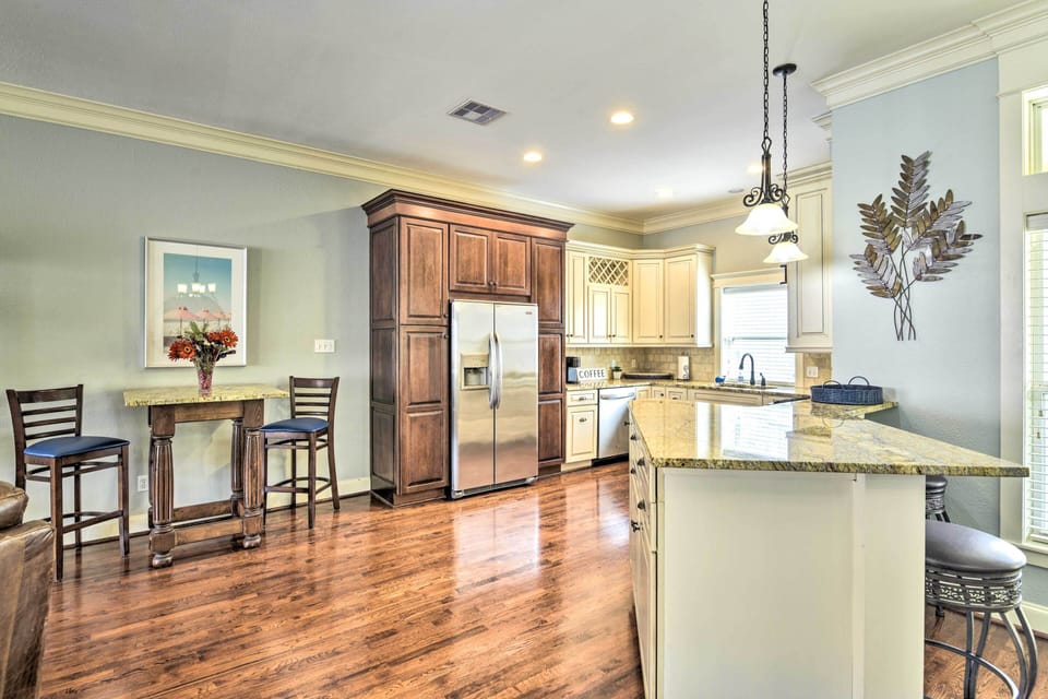 Kitchen | 2nd Floor | Dishware & Flatware | Coffee Pot & Keurig | Blender