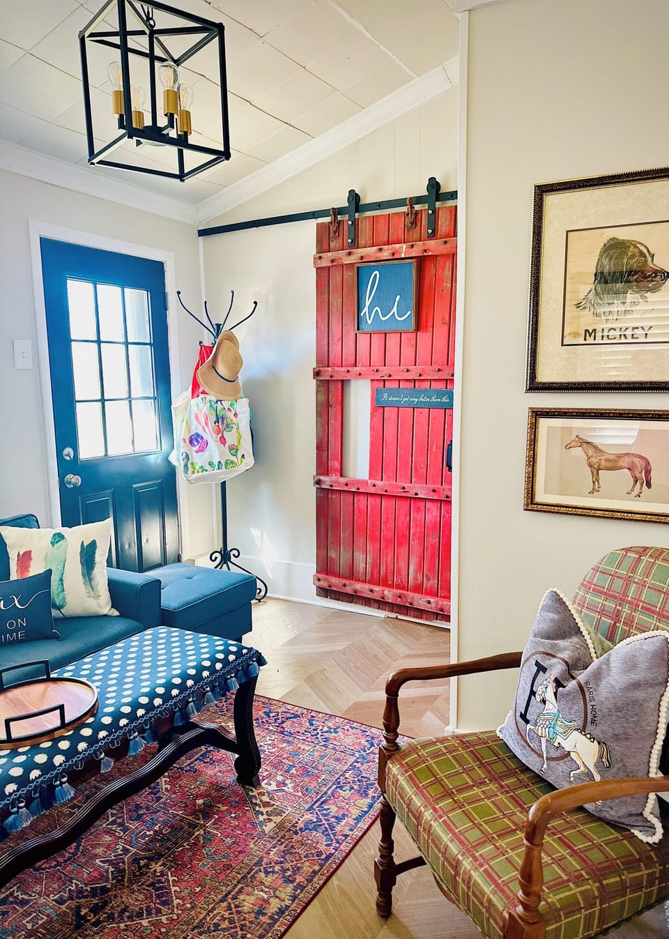 Welcome to The Oaks - walk to all the shops, restaurants, bakery and Journeyman!