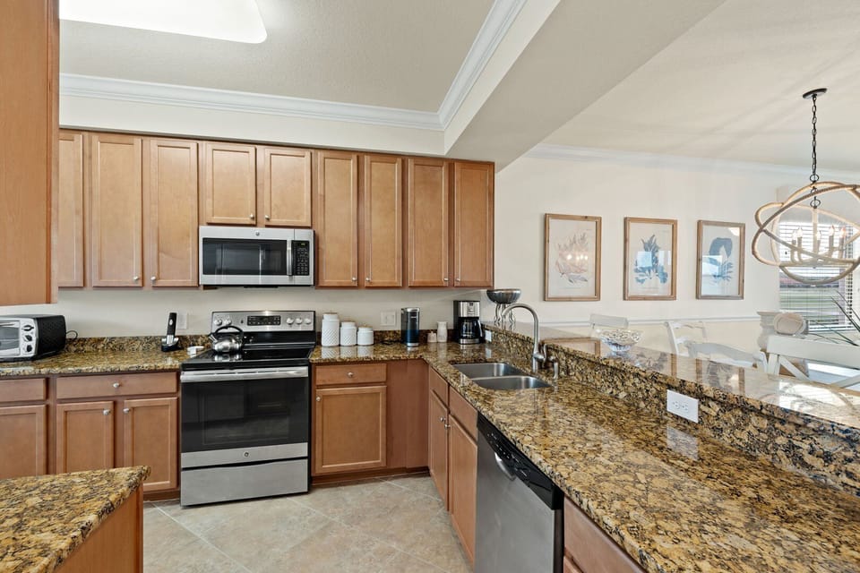 Kitchen with a Breakfast Bar