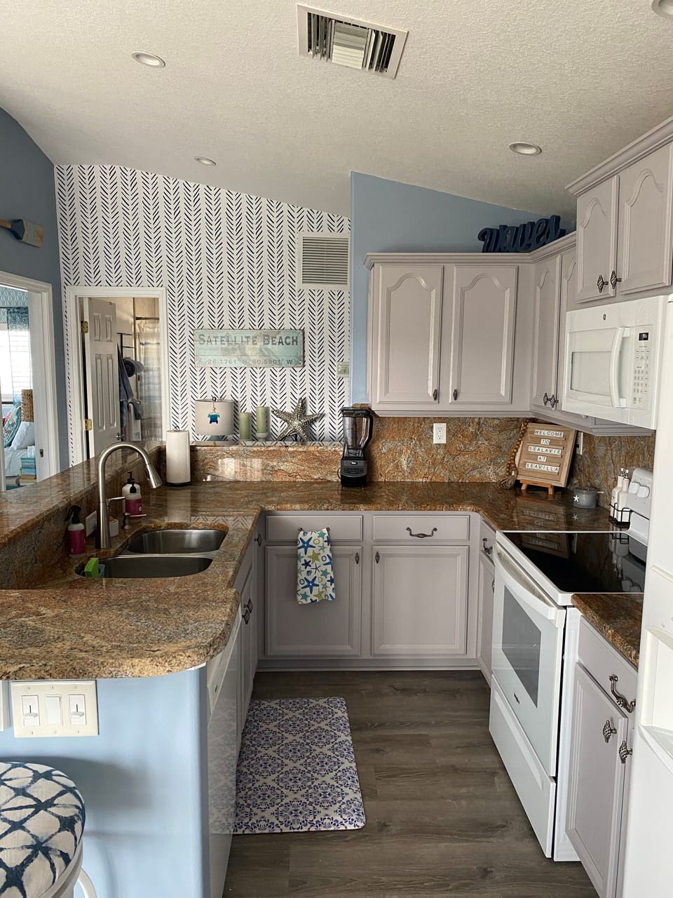 Fully stocked Kitchen.