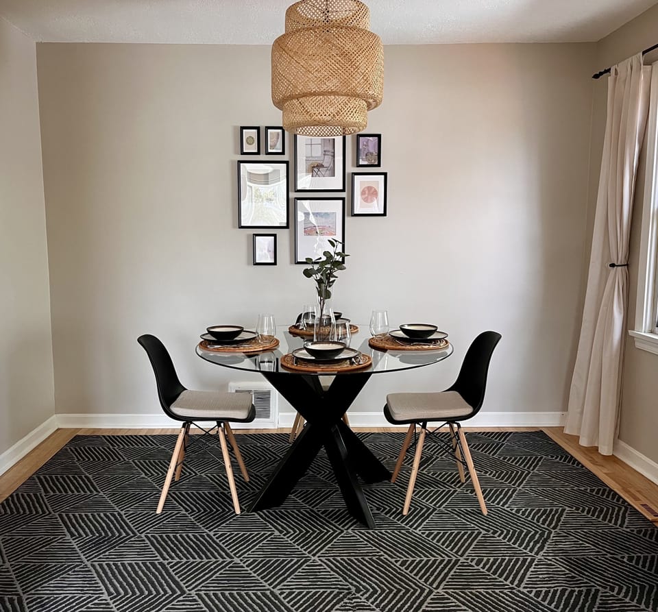 Dining area with seating for 4