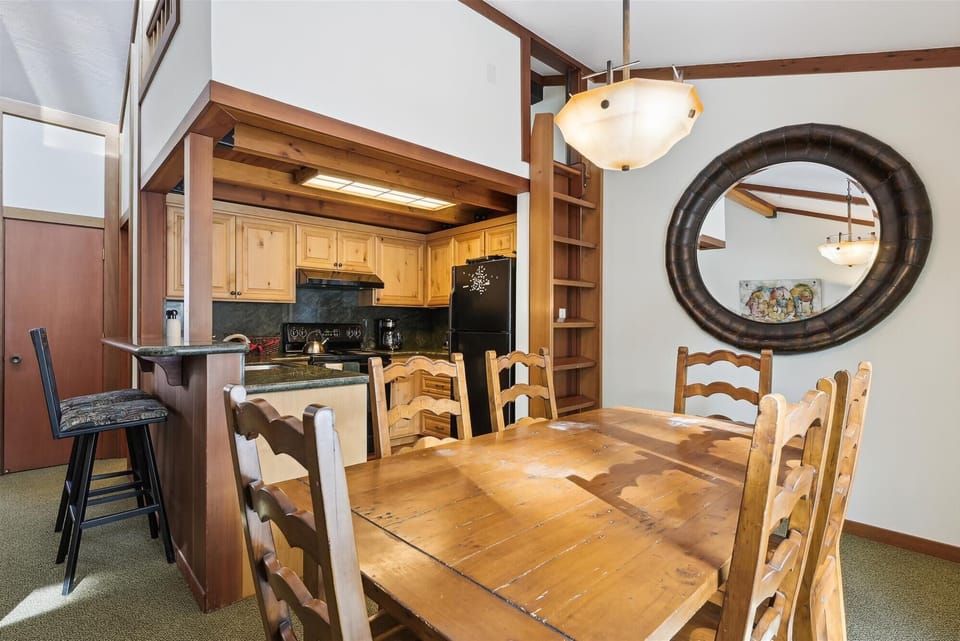 upper level-dining area-_dsc7287