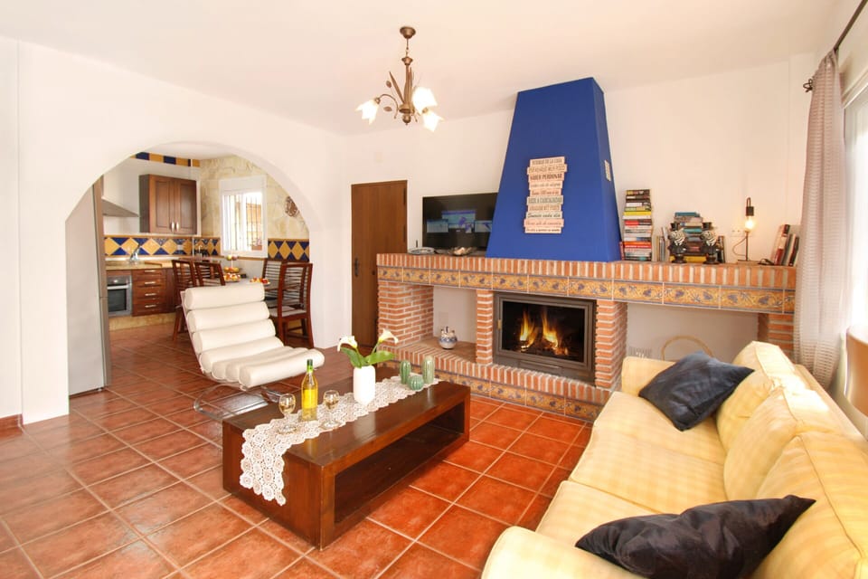There is a fireplace to make colder evenings cosy. 