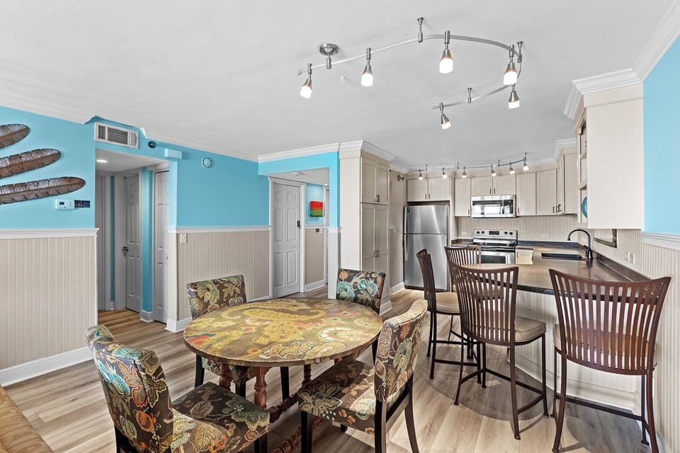 Beachside I 4125 Dining Room