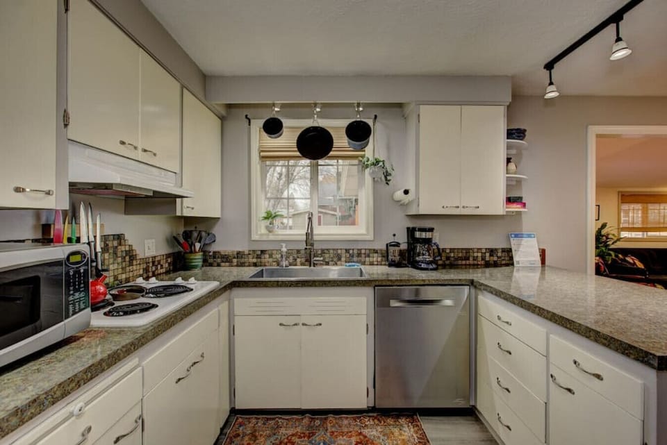Sophisticated Kitchen with all appliances