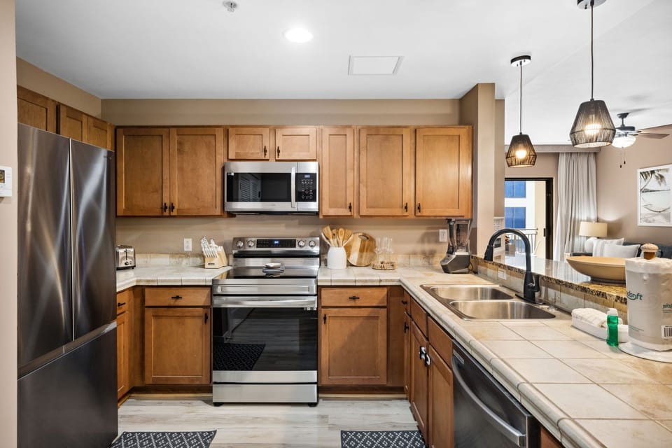 7-web-or-mls-15100-front-beach-rd-808