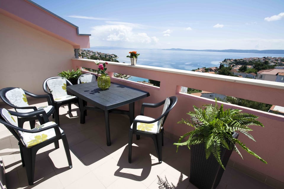 Large balcony overlooking the beautiful Adriatic sea. Main bedroom has same view