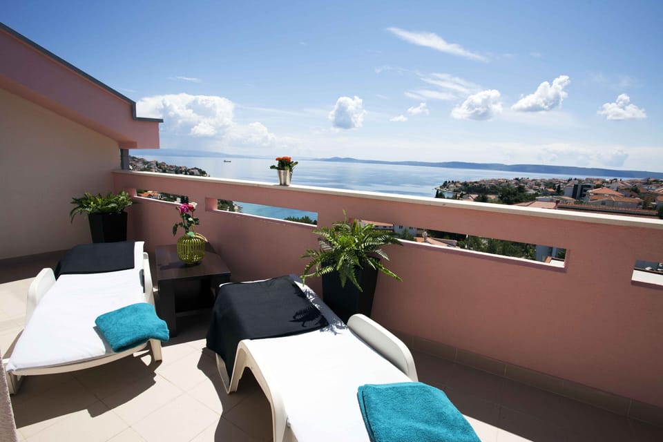 Large balcony overlooking the beautiful Adriatic sea. Main bedroom has same view