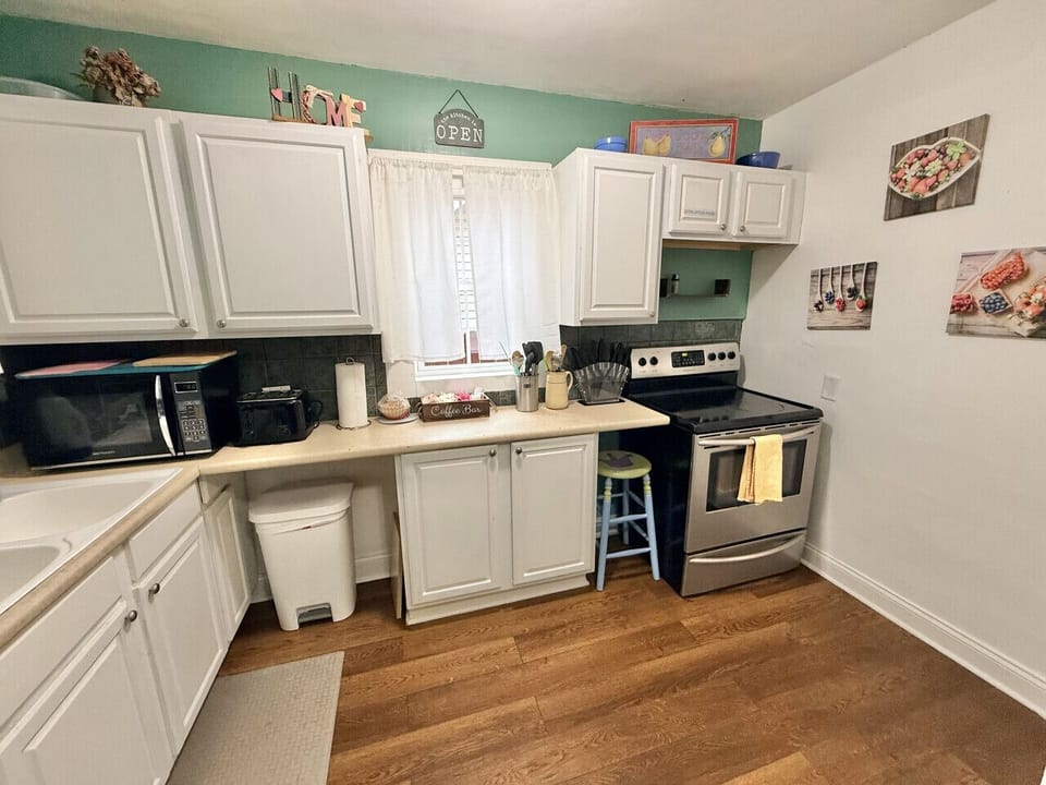 Fully Stocked Kitchen