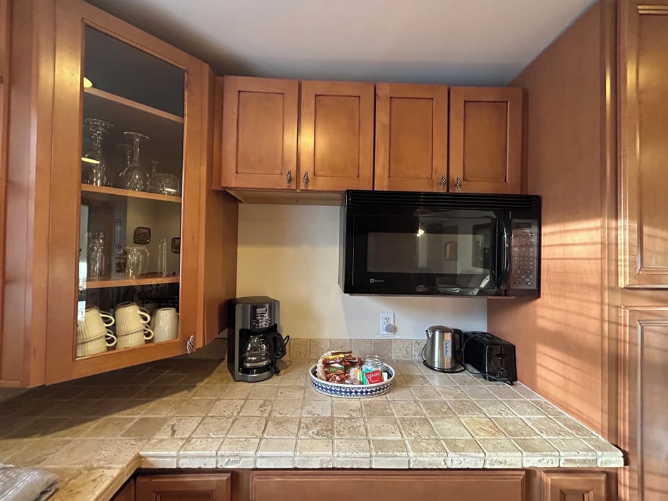 Kitchen 2 pic