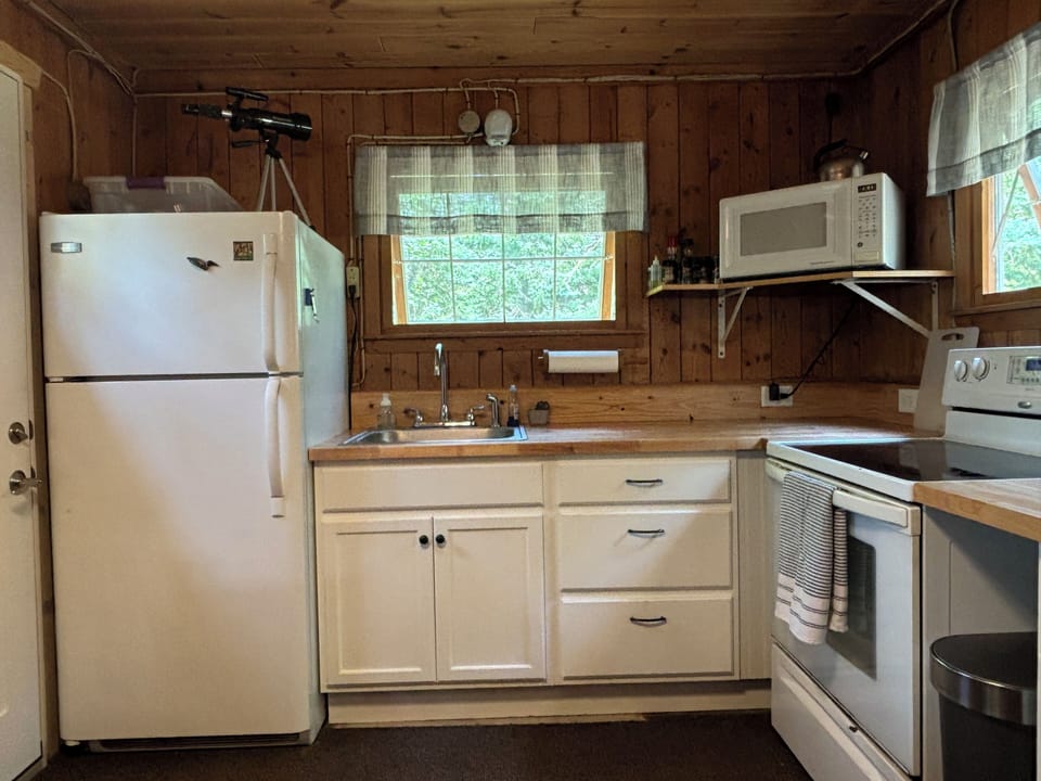 Newly renovated kitchen. (Sink side)