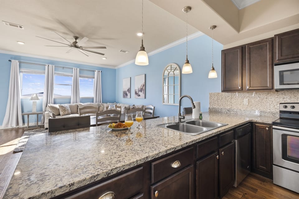 Bring all of your favorite foods to fit on the large countertop space!