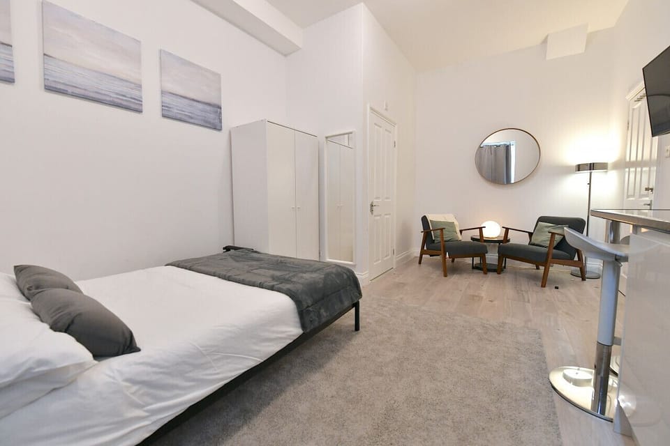 Double bed (after pull down)