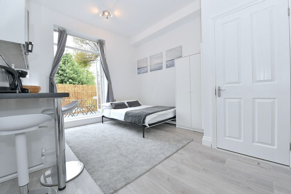Double bed (after pull down)