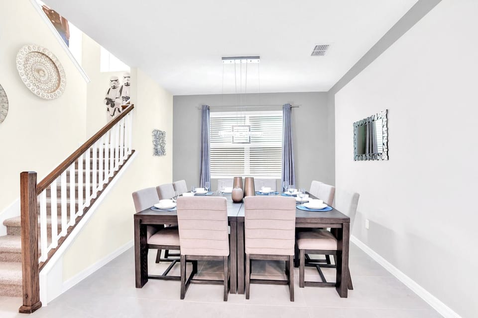 Spacious Dining Area for 10 Guests