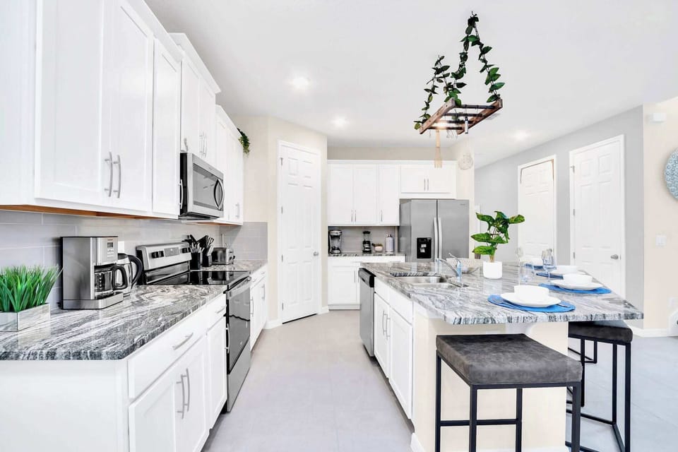 Fully equipped chef's kitchen