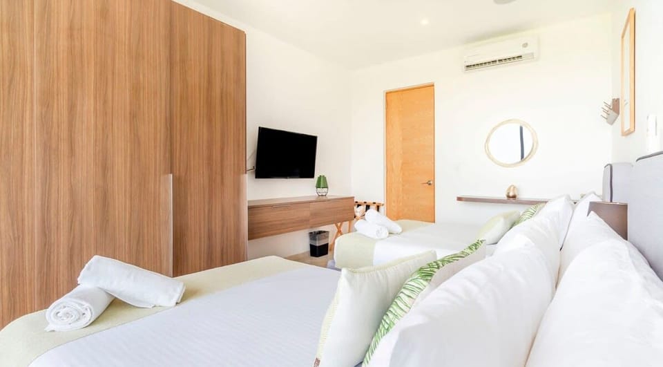Ample size wardrobe to unpack and make yourself at home