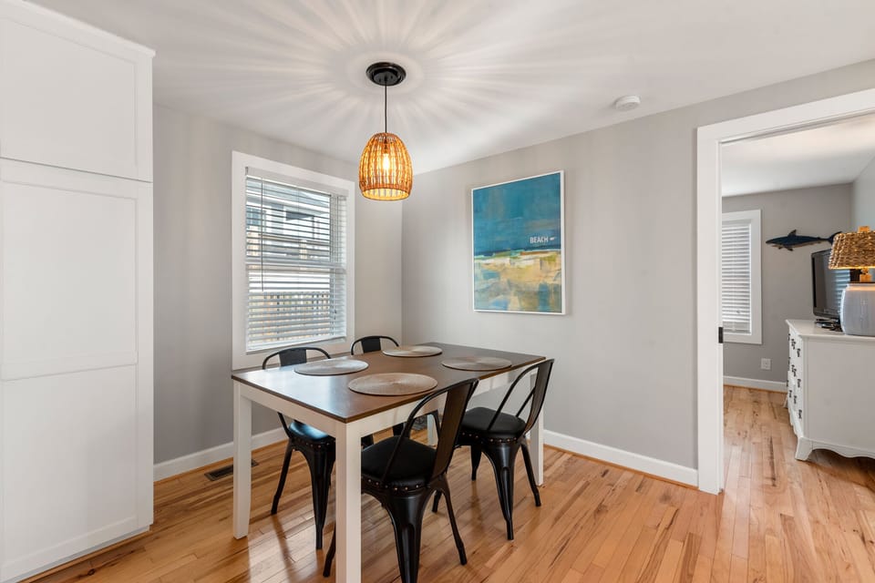 NHCF28: Bri's Bungalow | Dining Area