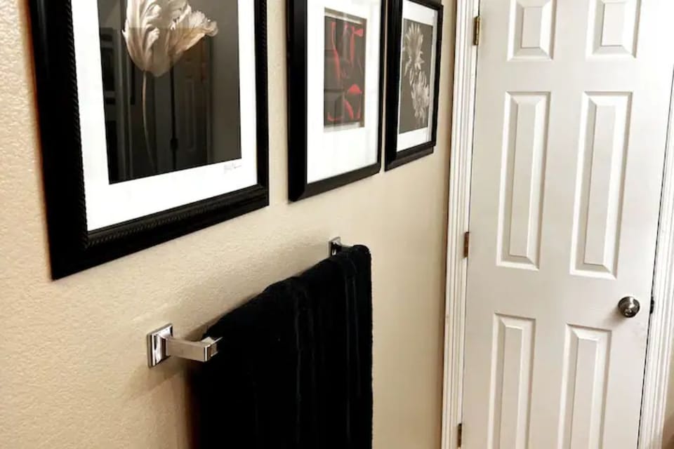 White queen/loft bathroom