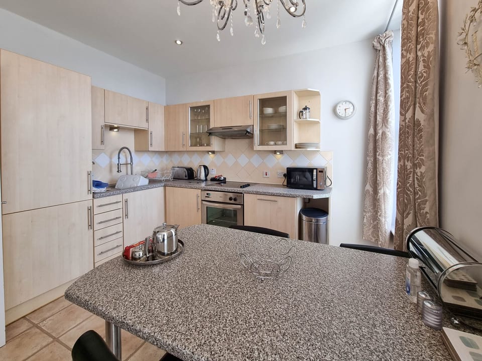 Ding Area In Sunset Suite