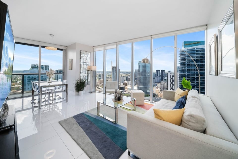 Corner unit with amazing views