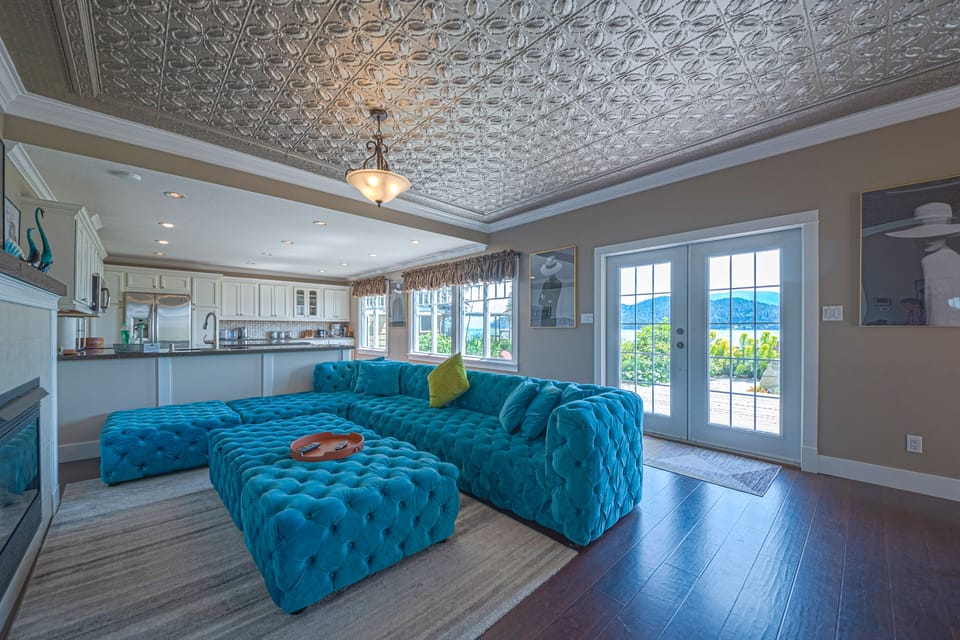 Main floor living room.