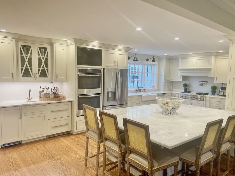 Kitchen - Huge Island
