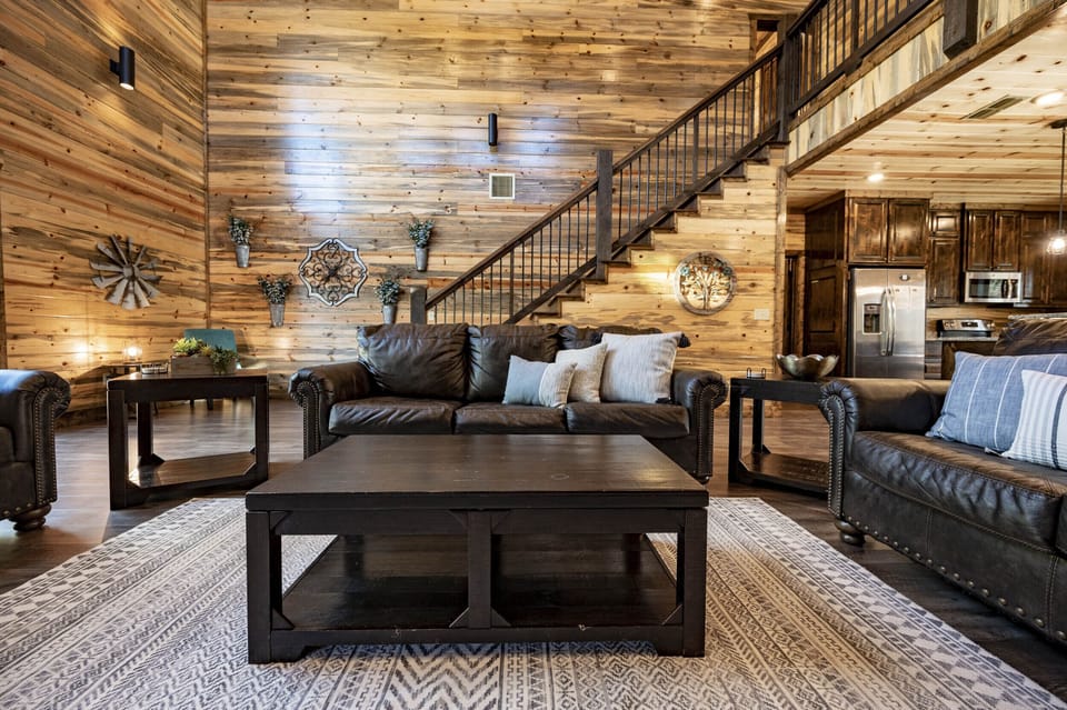 The common living space features a convenient pull-out sleeper sofa, providing extra sleeping options for your comfort and flexibility.