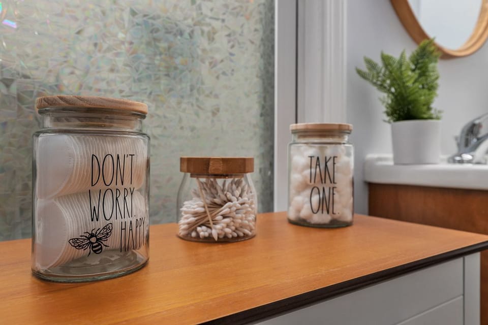 Bathroom amenities