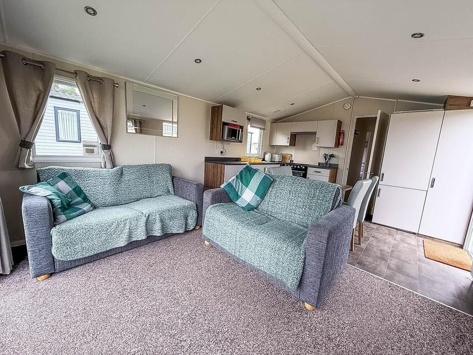 The living space is ideal for all types of breaks, from extended vacations to revitalising short stays