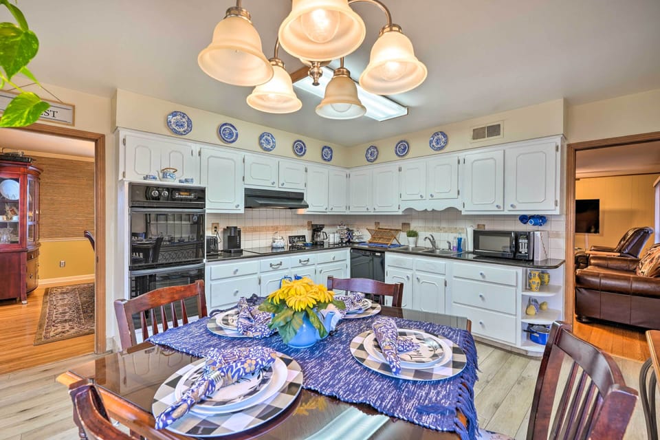 Kitchen | Dining Area | Coffee Maker