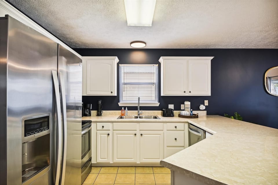 1st Floor Full Size Kitchen