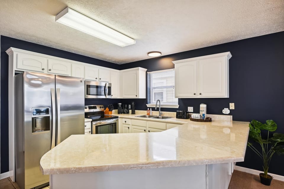 1st Floor Full Size Kitchen
