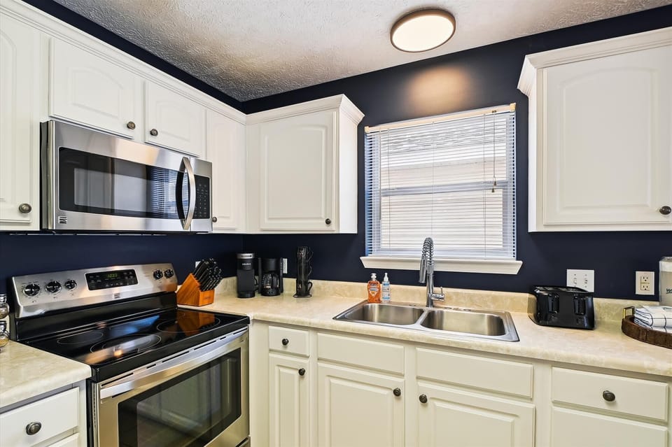 1st Floor Full Size Kitchen