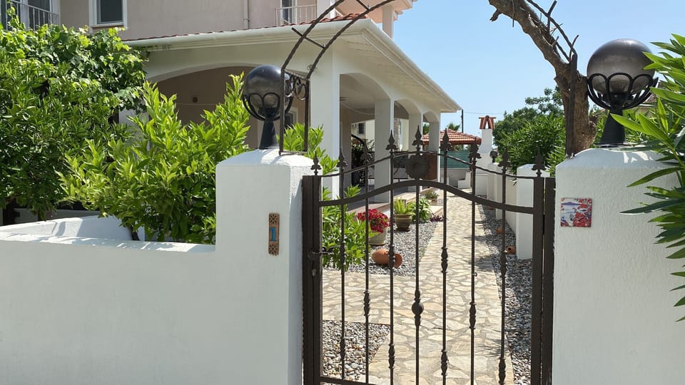 Entrance to lower level