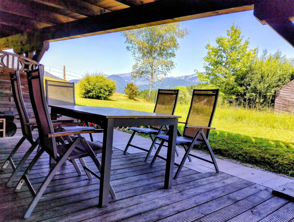 TERRASSE / PRIVATES GARTEN