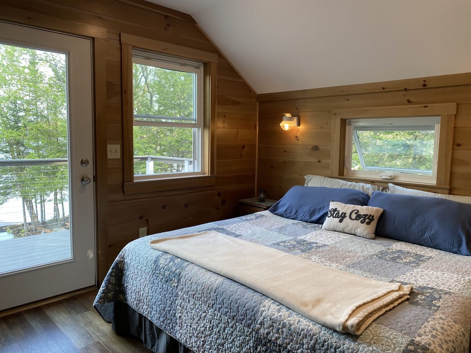 Master bedroom, King bed, door to balcony