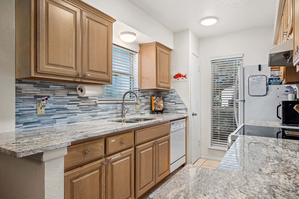 Full Size Kitchen