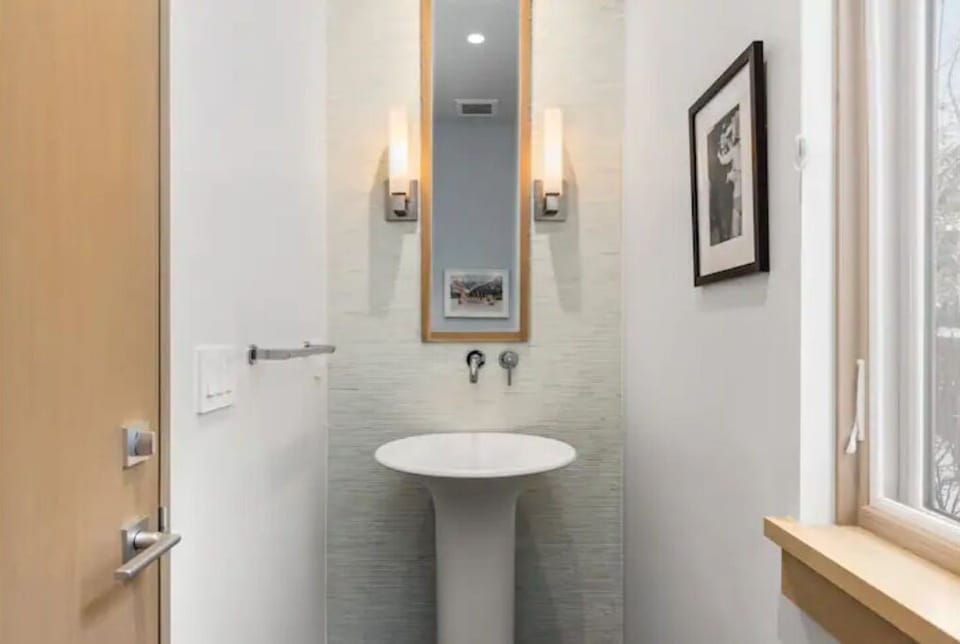 Main level powder room 