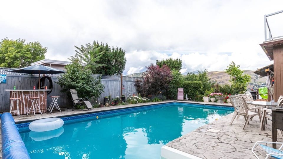 Your own private oasis!!