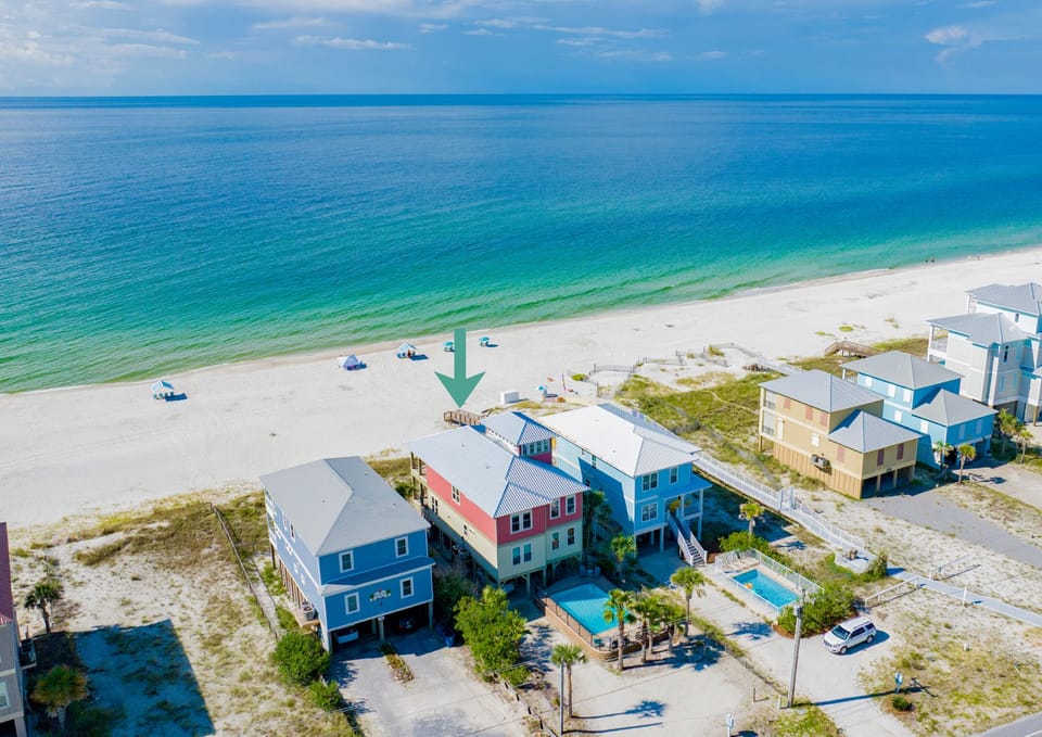 Located directly on the white, sandy beach of Gulf Shores